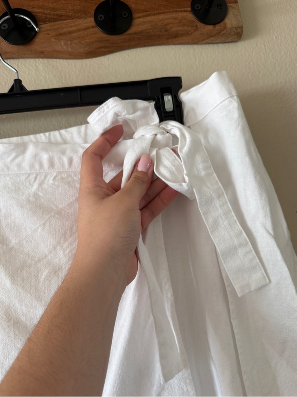 A New Day White Wrap Front Tie Mini Skirt Elastic Waist Lined XL Coastal Chic - Picture 5 of 6